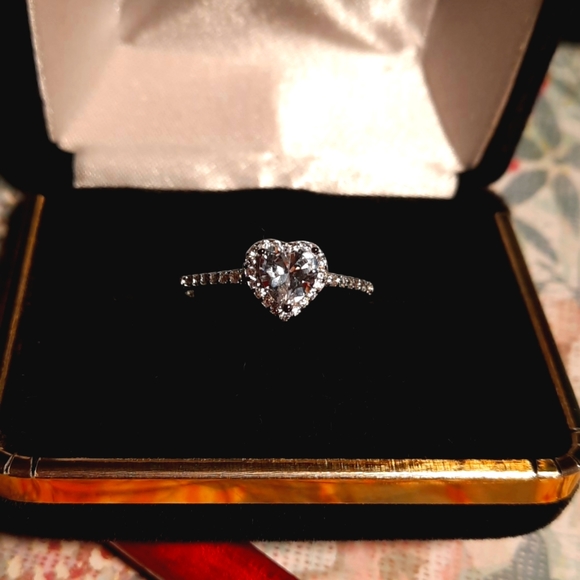 Heart Shape Engagement Ring - Picture 1 of 5